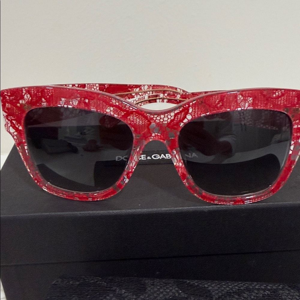 Dolce & Gabbana Red Lace Acetate Rectangle Shades DG4231F Sunglasses new - Picture 5 of 8
